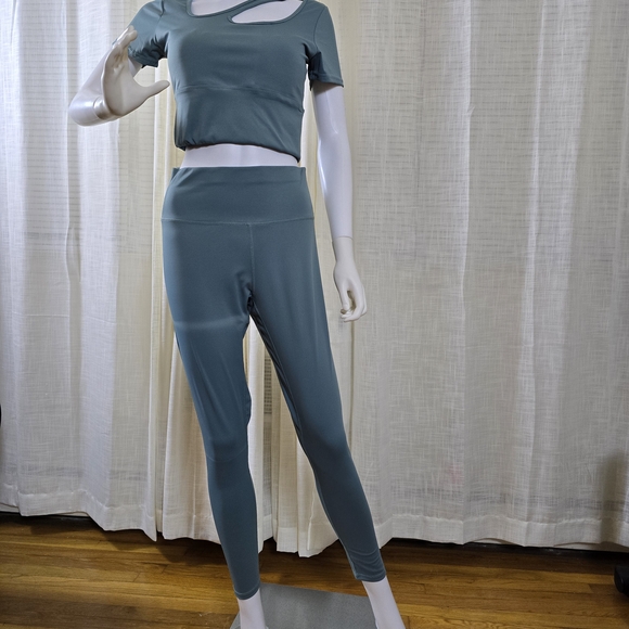 Stylish Teal Women's Leggings Set - Picture 2 of 16
